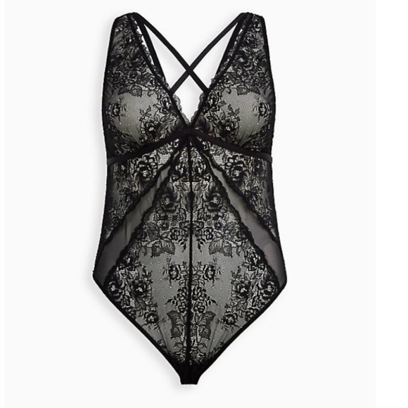 TORRID NWT STRAPPY PLUNGE BODYSUIT - LACE BLACK - Picture 2 of 6